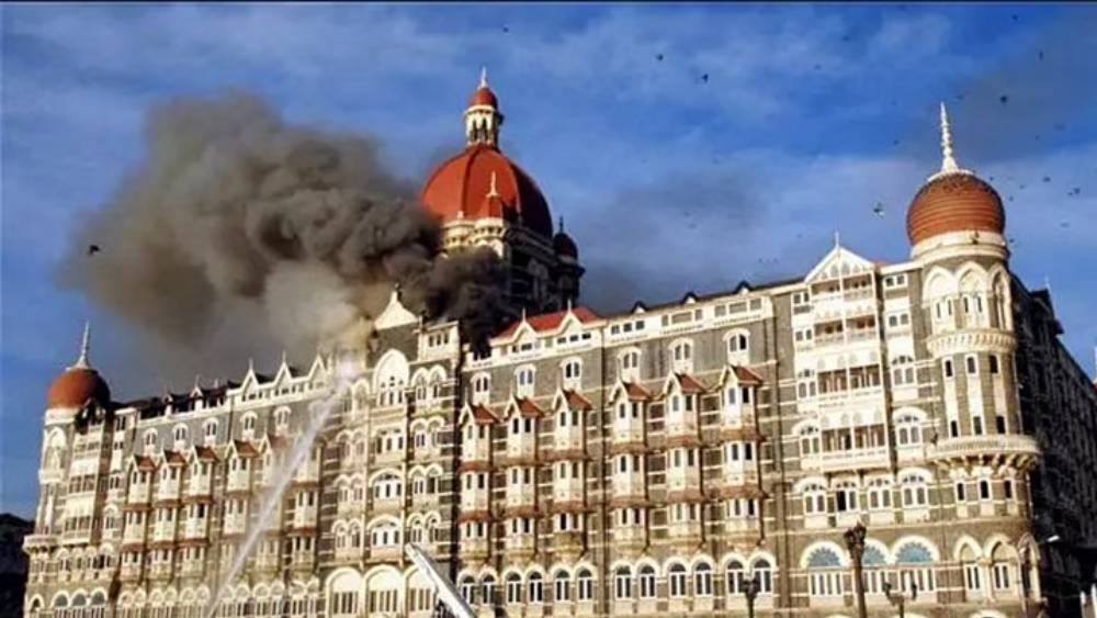 ৪ জন পুলিশকর্মীকে সঙ্গে নিয়ে তাজ হোটেল থেকে উদ্ধার করেছিলেন বেশ কেয়ক জন আহতকে। সিনিয়র অফিসার এবং দফতরের অন্যান্য কর্মীর সঙ্গে তাজ হোটেলের শপিং প্লাজায় আটকে পড়া কয়েকশো জনকে উদ্ধার করেছিলেন তিনি।