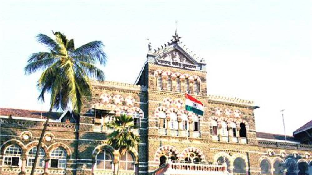 সাম্প্রতিক এই ঘটনাপ্রবাহে মুম্বই পুলিশের ভাবমূর্তি যথেষ্ট ক্ষতিগ্রস্ত হয়েছে বলে ধারণা বিভিন্ন মহলে। নগরালের নিয়োগ সেই ক্ষত কতটা প্রশমিত করতে পারে, আগামী সময়ে এখন সেটাই দেখার।