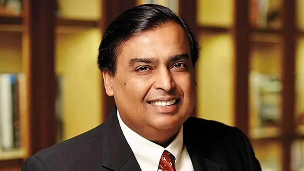 দাতাদের মধ্যে তৃতীয় স্থানে রয়েছেন মুকেশ অম্বানী। ধনীতম ভারতবাসী মুকেশ ২০২০-২১ আর্থিক বর্ষে দান করেছেন ৪৫৮ কোটি টাকা। তার আগের বছর তাঁর দানের পরিমাণ ছিল ৪০২ কোটি টাকা।