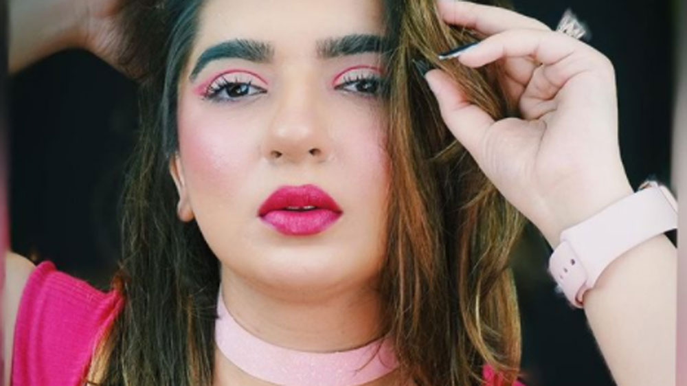 কামরাজের অভিযোগের ভিত্তিতে চন্দ্রাণীর বিরুদ্ধে নির্দিষ্ট ধারায় ফৌজদারি মামলা রুজু করেছে বেঙ্গালুরু পুলিশ।