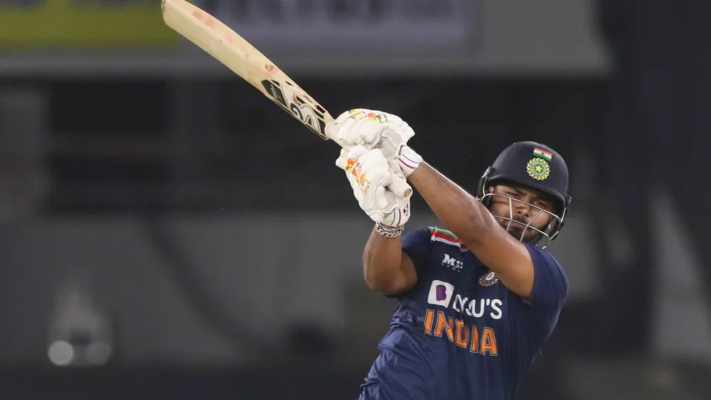 ঋষভ পন্থ: বড় রান নয়, তাঁর দ্রুত ৩০ রানের ইনিংস বেশ চাপ তৈরি করে দেয় বিপক্ষের ওপর। সাদা বলের ক্রিকেটেও দলে জায়গা পাকা করে ফেললেন তরুণ উইকেটরক্ষক।