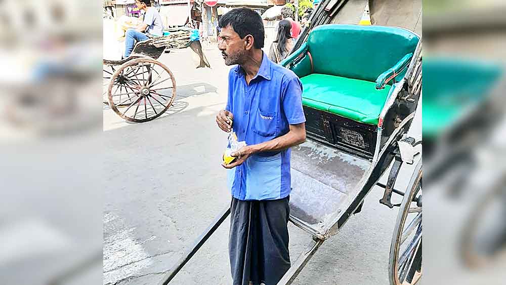 Special write up on hand pulled rikhshaws of Kolkata