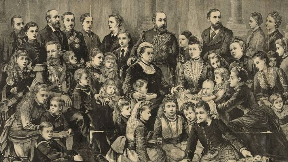 বিস্মৃত এই রাজকন্যার জীবনী লিখেছেন সি পি বেলিয়াপ্পা। ‘ভিক্টোরিয়া গৌরাম্মা: দ্য লস্ট প্রিন্সেস অব কুর্গ’ নামে সেই বইয়ে তিনি এনেছেন মহারাজা দলীপ সিংহের কথা। শিখ সাম্রাজ্যের শেষ মহারাজা দলীপ সিংহ-সহ আরও কয়েক জন আশ্রয় পেয়েছিলেন রানি ভিক্টোরিয়ার ছায়ায়। তাঁরা ছিলেন রানির ‘পালিত ধর্ম সন্তানসন্ততি’। 	