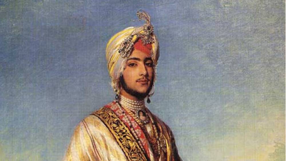 ১৮৫৩ সালে ১৫ বছর বয়সে ব্রিটেনে নির্বাসিত হয়েছিলেন দলীপ সিংহ। তিনিও ধর্মান্তরিত হয়েছিলেন। তবে শোনা যায়, এই সিদ্ধান্ত নিয়ে তাঁর অনুশোচনা ছিল। ১৮৮৬ খ্রিস্টাব্দে তিনি ফের ফিরে আসেন শিখ বিশ্বাসে।