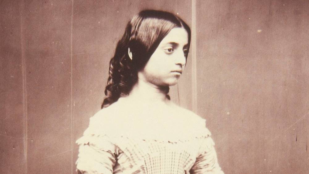 গৌরাম্মার যে কোনও সন্তান ছিল, প্রথমে জানতেন না জীবনীকার বেলিয়াপ্পা। সংবাদপত্রে প্রকাশিত একটি নিবন্ধে তিনি লিখেছেন, তাঁর ভুল ভাঙিয়ে দেন জনৈকা অ্যান ফিলিপ্স। মেজর ক্যাম্পবেল এবং তাঁর প্রথম স্ত্রী মার্গারেট ম্যাথিউ-এর উত্তরসূরি এই অ্যান। তিনি নিজেদের পারিবারিক অ্যালবাম থেকে এডিথকে নিয়ে গৌরাম্মার ছবি পাঠান বেলিয়াপ্পাকে।