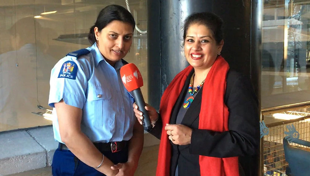 কোথায় থাকবেন, কী কাজ করবেন কিছুই জানা ছিল না। এত খোঁজ খবর নেওয়ার মতো মানসিক পরিস্থিতিও ছিল না তাঁর। জীবনের ঝুঁকি নিয়েই বিদেশ পাড়ি দিয়েছিলেন তিনি।