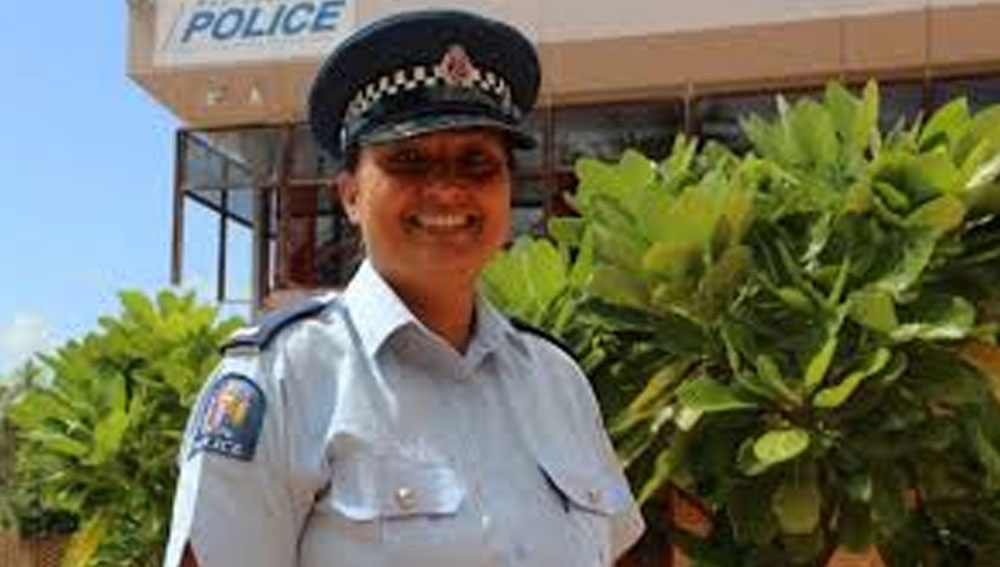 শেষমেশ কঠিন সিদ্ধান্ত নিয়ে ফেলেন। সংসার ত্যাগ করে মা-বাবার কাছে চলে আসেন। কিন্তু সেখানেও সমস্যার শেষ ছিল না। বাবার একার উপার্জনে সংসার চালানো ছিল অসম্ভব। শেষে উপার্জনের জন্য সন্তানদের মা-বাবার কাছে রেখে কিছু ঋণ করে পাড়ি দেন সুদূর অস্ট্রেলিয়ায়।