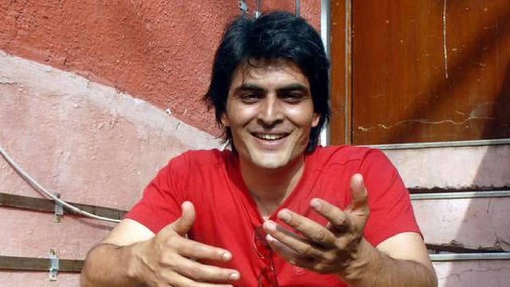 তাঁর লেখা নাটক ‘শক্কর কে পাঁচ দানে’ অনূদিত হয়েছে বিভিন্ন ভাষায়। বহু বার পৃথ্বী থিয়েটারের মঞ্চে অভিনীতও হয়েছে। মানবের লেখা আর একটি নাটক ‘পিলে স্কুটারওয়ালা আদমি’ নাটকও পুরস্কৃত।