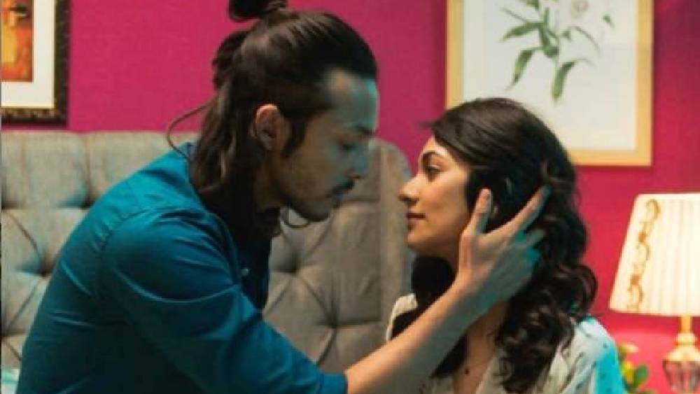 নিজেদের গল্প বুনবে হিয়া এবং রণ ওরফে রণদেব।