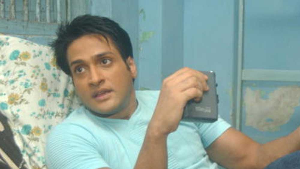 দেড় মাস জেলে থাকার পরে জামিন পান ইন্দ্র। সেই দুঃসময় তাঁর পাশে ইন্ডাস্ট্রির কেউ ছিলেন না বলে অভিযোগ। শুধু সাহায্য করেছিলেন অভিনেত্রী ডলি বিন্দ্রা। এ কথা জানিয়েছিলেন ইন্দ্র নিজেই। জেল থেকে মুক্তির পরে তিনি আবার চেষ্টা করেছিলেন জীবনের ছন্দে ফিরে আসার। কিন্তু পারেননি। কোথাও না কোথাও অতীত তাঁর পিছু ছাড়েনি।