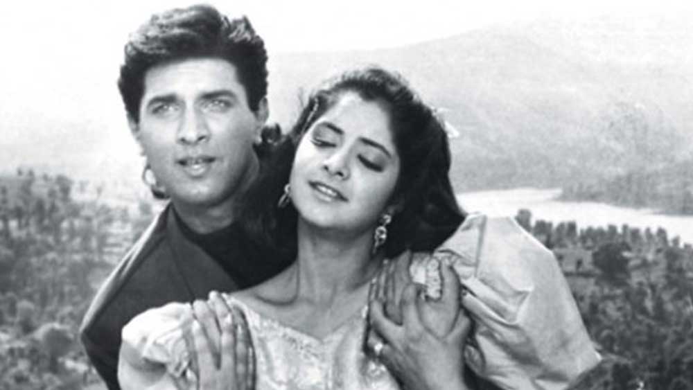 কিন্তু ছবির সংখ্যার সঙ্গে তাঁর খ্যাতি বেড়ে ওঠার বদলে ক্রমে কমতে থাকে। কয়েক বছরের মধ্যেই বোঝা যায় পৃথ্বীকে তারকা তৈরি করেছিল ছবির গান এবং প্রথম ছবিতে সুপারহিট নায়িকার বিপরীতে অভিনয়ের সুযোগ।