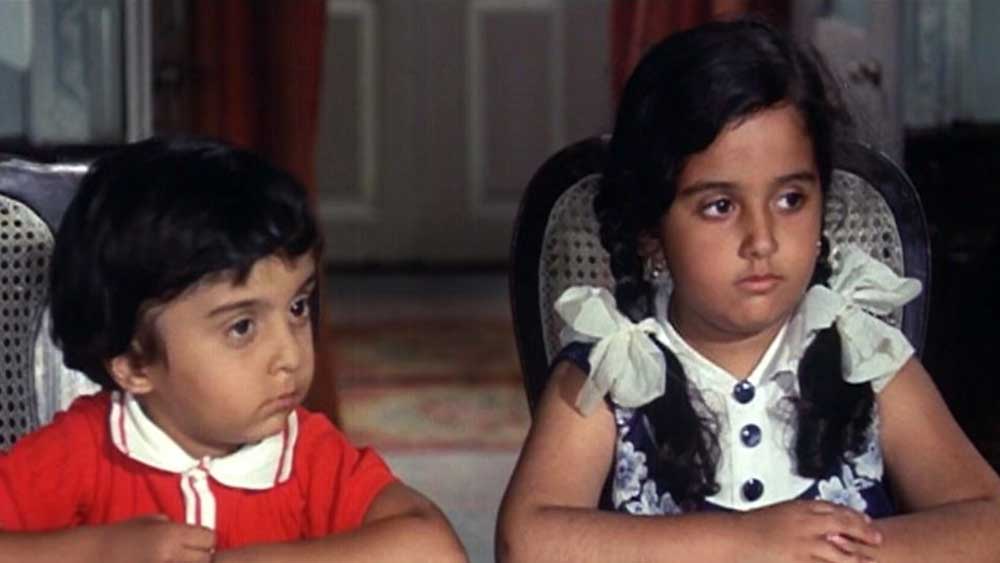 রাজুর বাবা ইউসুফ ছিলেন চার্টার্ড অ্যাকাউন্ট্যান্ট। মা মেহরুন্নিসা ছিলেন শিক্ষিকা। অভিনয় জগতের সঙ্গে দূরদূরান্তেও সম্পর্ক ছিল না পরিবারে। থাকতেন মুম্বইয়ের ডোংরিতে। তাঁদের বাড়ির কাছে বলিউডের অনেক কাস্টিং ডিরেক্টর থাকতেন। তাঁদের মধ্যে এক জন কাজ করতেন গুলজারের সঙ্গে।