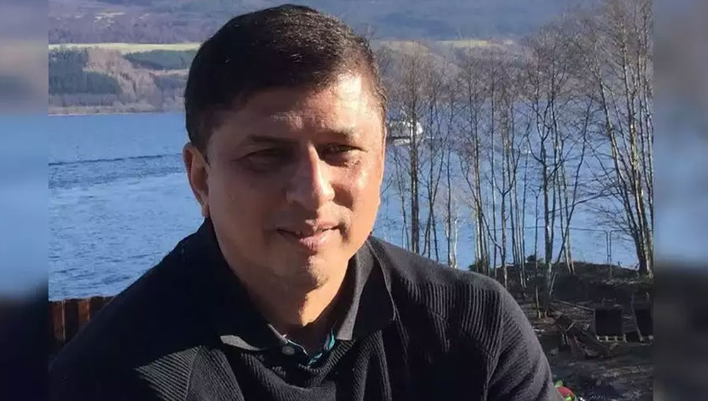 ব্যাডমিন্টন ছিল তাঁর প্রথম ভালবাসা। কিন্তু ইচ্ছা থাকলেও অনেক সময় উপায় থাকে না। যে কারণে ছোট থেকেই ব্যাডমিন্টন খেলোয়াড় হয়ে ওঠার স্বপ্ন পূরণ হয়নি তাঁর। কিন্তু প্রথম ভালবাসা কে কি দূরে সরিয়ে রাখা যায়!