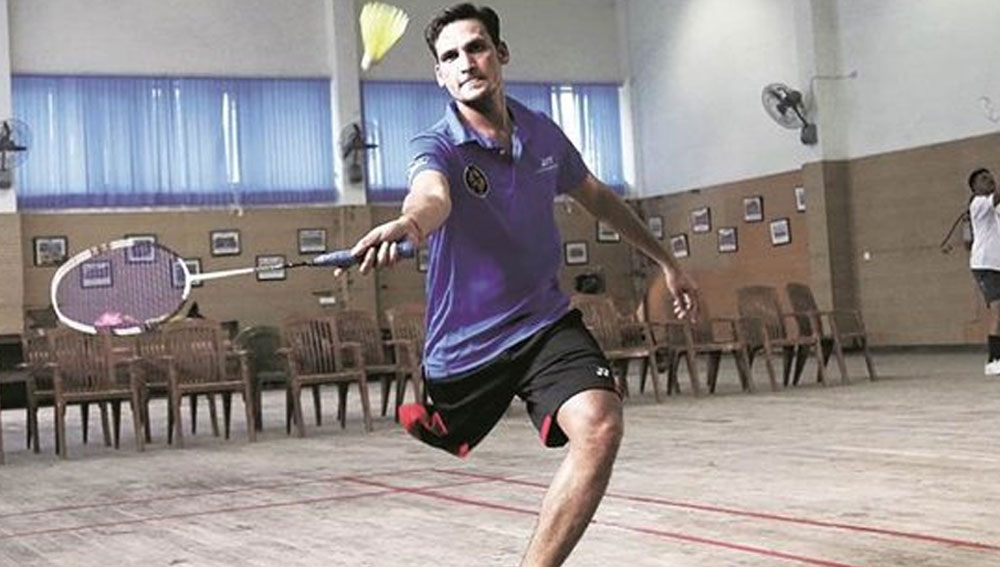 শারীরিক প্রতিবন্ধকতা ছেলেমেয়েদেরও তিনি প্রশিক্ষণ দেন। গিরীশ শর্মা এবং আরতি পাল নামে তাঁর দুই শিক্ষার্থী প্যারালিম্পিকে খেলেছেন।