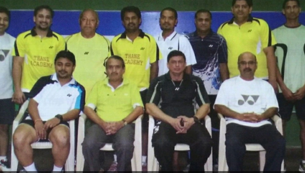 ঠানে মিউনিসিপ্যাল কর্পোরেশন দাদোজি কন্দাদেভ স্টেডিয়াম গড়ে উঠছিল তখন। সেখানে ব্যাডমিন্টন কোচ হওয়ার জন্য আবেদন জানান তিনি। কিন্তু তার জন্য তাঁর কাছে শংসাপত্র চান স্টেডিয়াম কর্তৃপক্ষ।