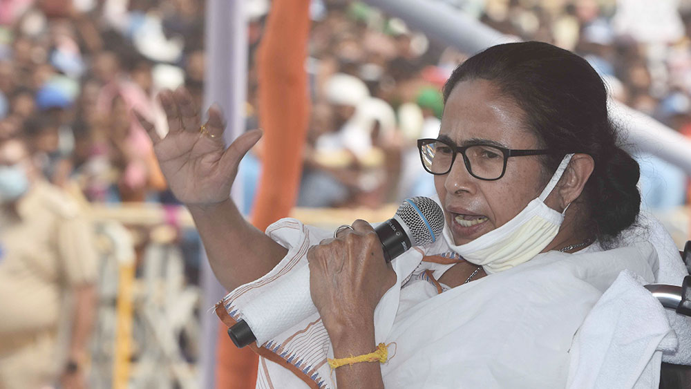 প্রচারে তোপ: ‘মোদীর মতো এতবড়় মিথ্যেবাদী দেখিনি’, বিষ্ণুপুরে আক্রমণাত্মক মমতা