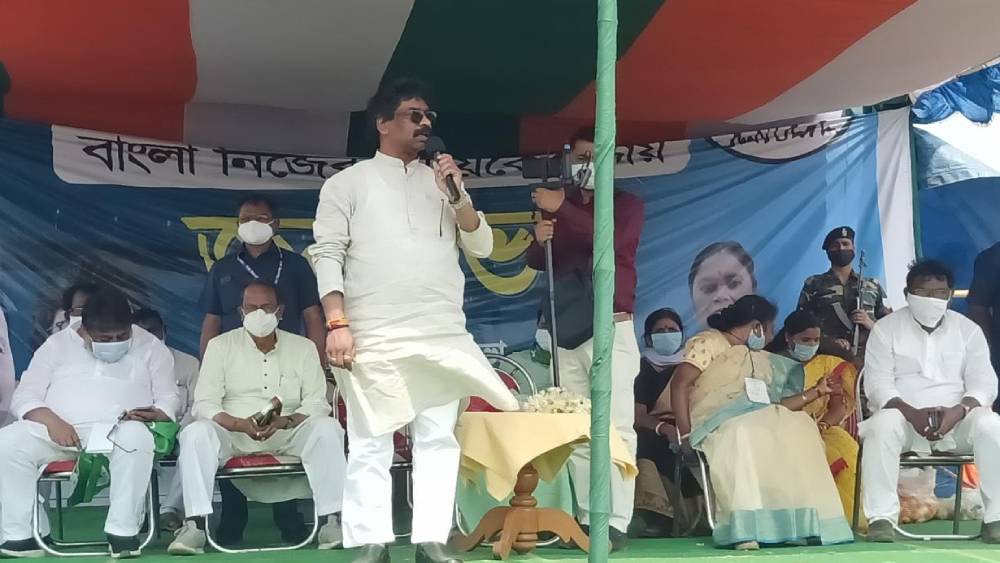 মানবাজারের সভায় হেমন্ত সোরেন। 