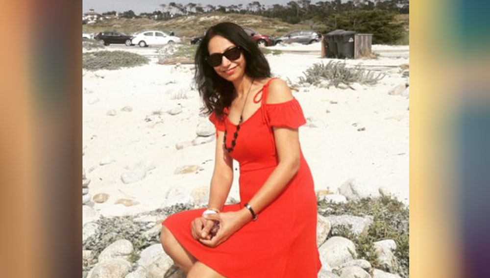 সৌন্দর্যের ধারণাটিই বদলে গিয়েছে তাঁর শরীরের ছোঁয়ায়। ৫২ বছরের এই অন্তর্বাস মডেলের ফটোশ্যুট দেখে তাক লেগে যাবে।