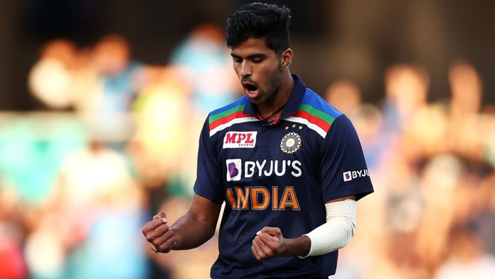 ওয়াশিংটন সুন্দর: কুলদীপ ব্যর্থ হওয়ায় তাঁকে বাদ দিয়ে দলে নেওয়া হতে পারে সুন্দরকে। দরকারে ব্যাট হাতেও কার্যকর হয়ে উঠতে পারেন তিনি।