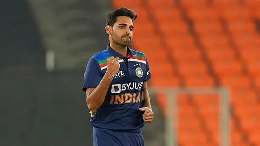 ভুবনেশ্বর কুমার: শামি, বুমরাদের অনুপস্থিতিতে তিনিই ছিলেন অভিজ্ঞতম পেসার। শুরুতে উইকেট নিতে ব্যর্থ হলেও সিরিজের শেষ ম্যাচে তাঁকে রেখেই দল গড়তে পারে ভারত।