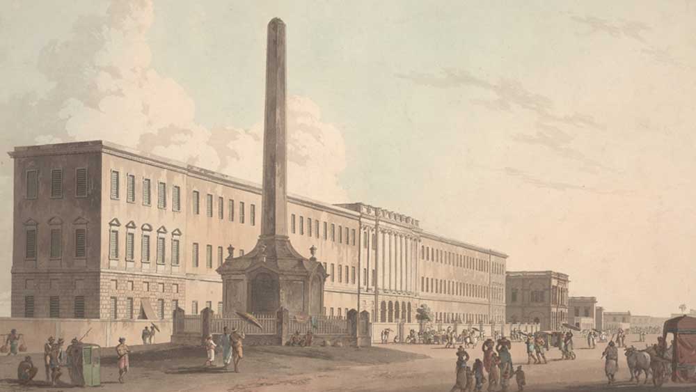 ইংল্যান্ডে ছিলেন ছুতোর। উপনিবেশ কলকাতায় এসে টমাস লিয়ন হয়ে গেলেন স্থপতি। ইস্ট ইন্ডিয়া কোম্পানি তাঁকেই দিল এক বিশাল বাড়ি তৈরির কাজ। সে বাড়িতে বসে কাজ করবেন করণিকরা। সাম্রাজ্য যত বাড়ছিল, ততই দরকার হয়ে পড়ছিল কাজ করার লোকের। প্রথমে ব্রিটিশ-সহ ইউরোপীয়রাই ছিলেন সেই শ্রেণিতে। পরে তাঁদের সঙ্গে পাল্লা দিল শিক্ষিত বাঙালি সম্প্রদায়।