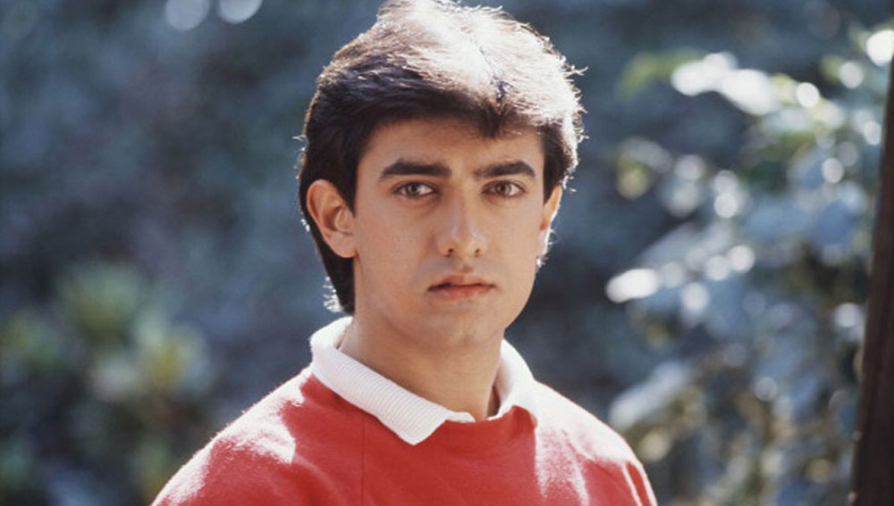 কিন্তু এই ছবিরই শ্যুটিংয়ের সময় এমন একটি ঘটনা ঘটেছিল যে কারণে আমিরকে নাকি স্টুডিয়ো থেকে বার করে দিয়েছিলেন এক গায়িকা!