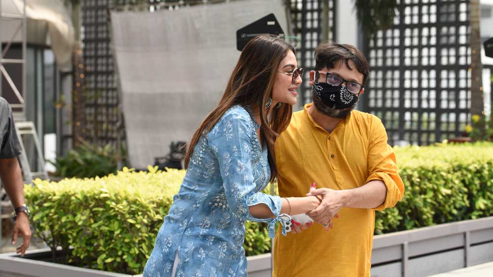 শিবপ্রসাদ মুখোপাধ্যায় এবং  নুসরত জাহানের আলাপচারিতা।