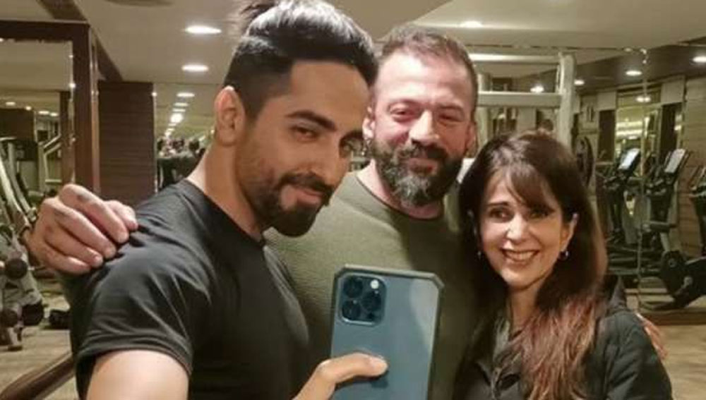 ‘চণ্ডীগড় করে আশিকি’ ছবির জন্য তিনি বহু দিন ধরেই আয়ুষ্মানকে প্রশিক্ষণ দিয়ে চলেছেন। এই ছবি এখনও মুক্তি পায়নি।