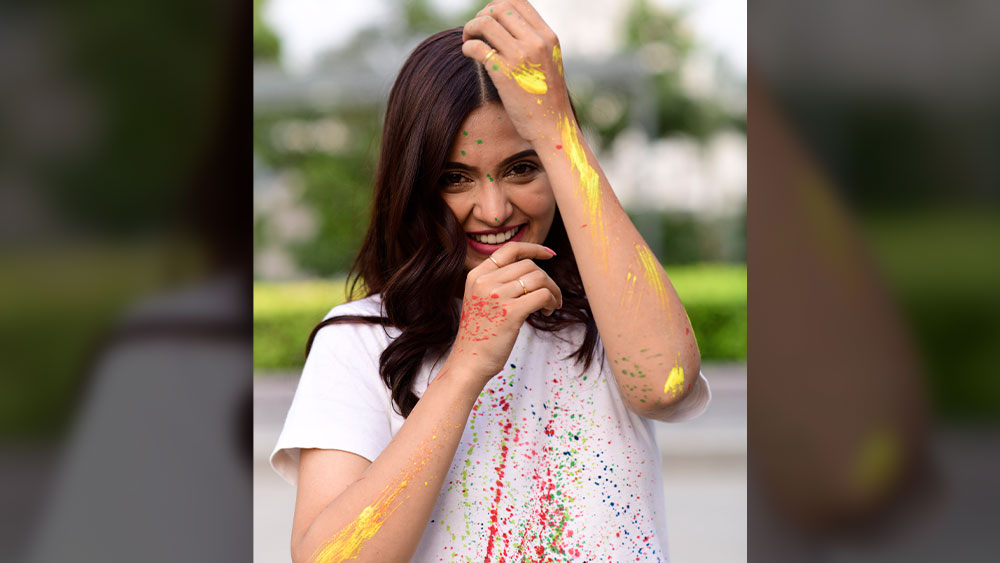 রং মেখেছেন প্রিয়াঙ্কাও