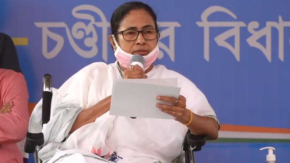প্রচারে তোপ: নন্দীগ্রামেই থাকছি, ভোট করিয়ে তবে যাব, চণ্ডীপুরে বললেন মমতা