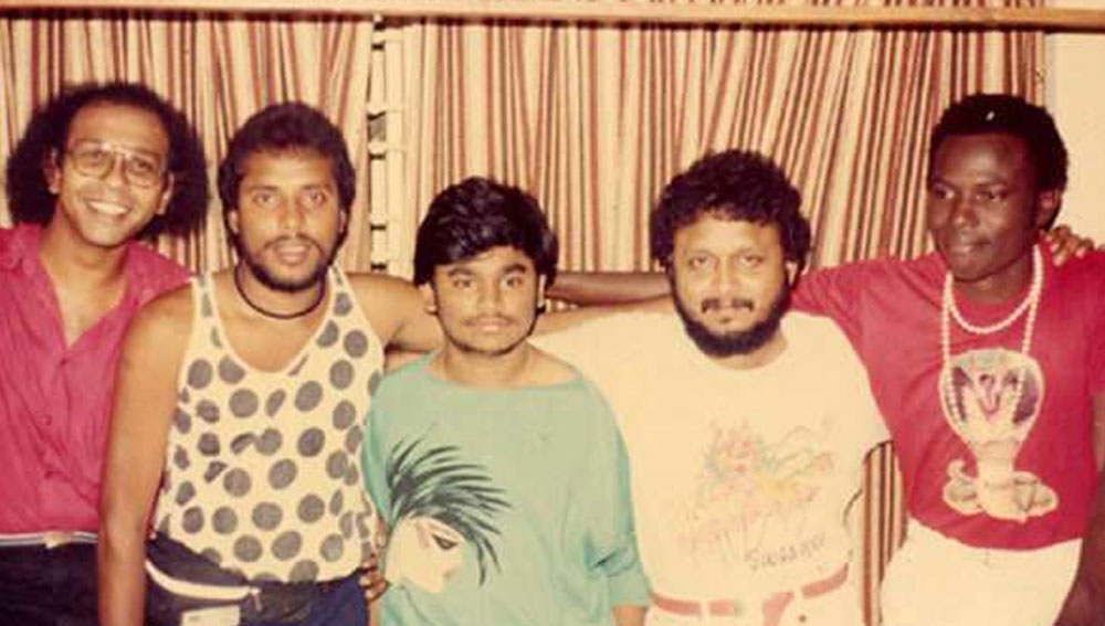 পরবর্তীকালে ‘রুটস’ নামে একটি গানের ব্যান্ড-এর সঙ্গে তিনি যুক্ত হন। ওই ব্যান্ড-এ কিবোর্ড বাজাতেন তিনি। সেখান থেকে যা উপার্জন করতেন তা দিয়েই সংসার চালাতেন।