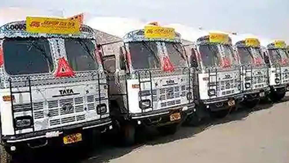 অসমি রোড ট্রান্সপোর্ট প্রাইভেট লিমিটেড নামে সংস্থাও খুলে ফেলেছেন প্যায়ারে। দেশের ১০টি জায়গায় অফিস রয়েছে তাঁর।