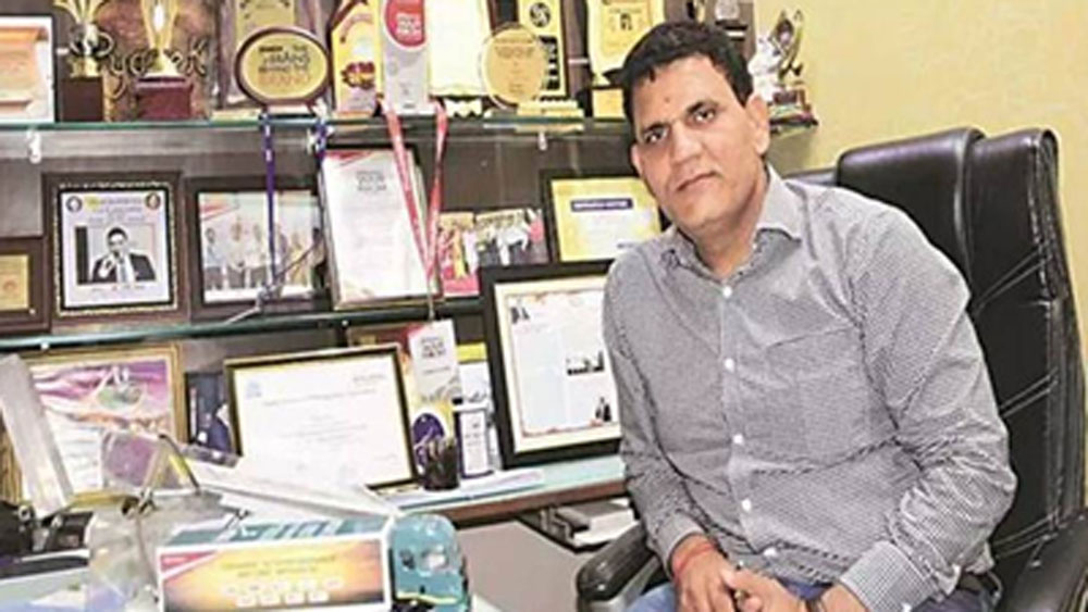 ওই ৪ ভাইবোনের মধ্যে এক জন আজ কোটিপতি! সামান্য কমলালেবু বিক্রেতা থেকে ৪০০ কোটি টাকার সংস্থার মালিক হয়ে উঠেছেন!