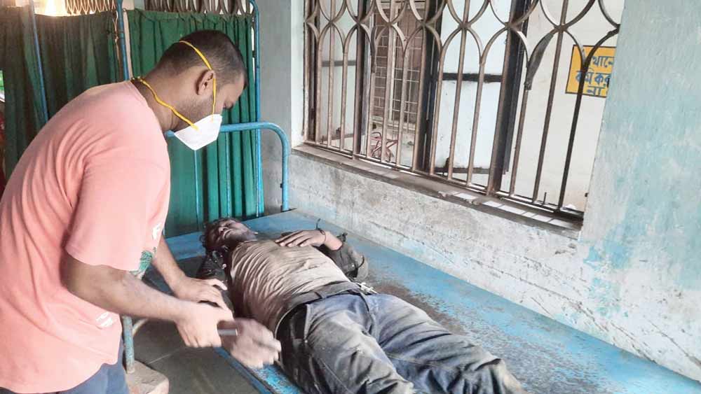 পূর্ব বর্ধমানের জামালপুরে সংঘর্ষের পরে হাসপাতালে আনা হয় বিভাস বাগকে। পরে মৃত্যু হয় তাঁর। 