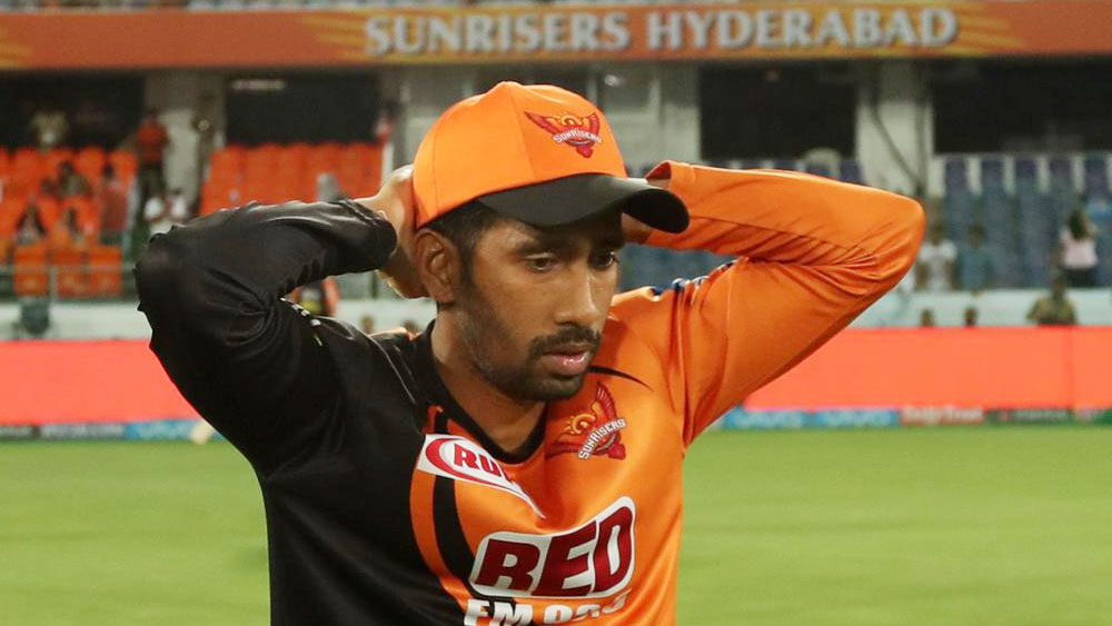 করোনা আক্রান্ত ঋদ্ধিমান সাহা, অমিত মিশ্র স্থগিত হয়ে গেল আইপিএল