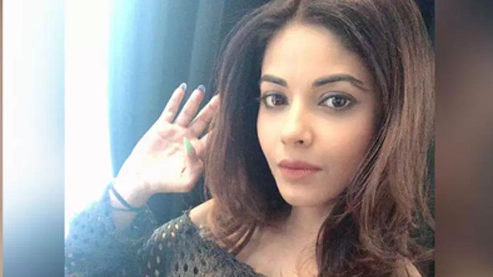 মীরার মুখে প্রিয়ঙ্কার কথা, পরিণীতির কথা প্রায় শোনা গেলেও এই দু’জন কিন্তু মীরাকে নিয়ে খুব একটা বলতে উৎসাহী নন।