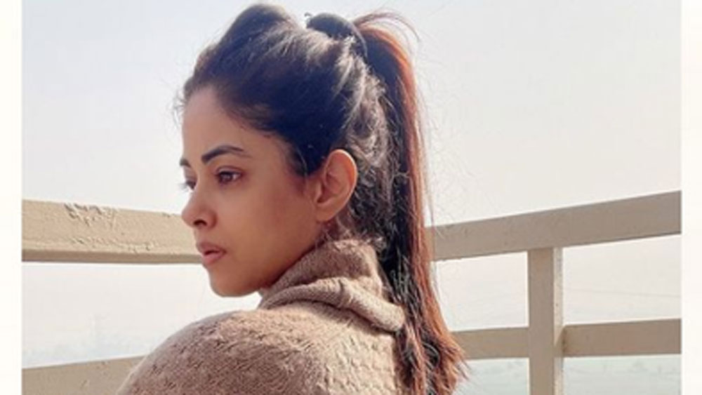 ২০০৫ সালের তামিল ছবি ‘আয়ুইরে’ দিয়েই অভিনয়ে হাতেখড়ি তাঁর। ছোটবেলায় তাঁকে বাড়িতে সবাই নীলা বলে ডাকতেন।