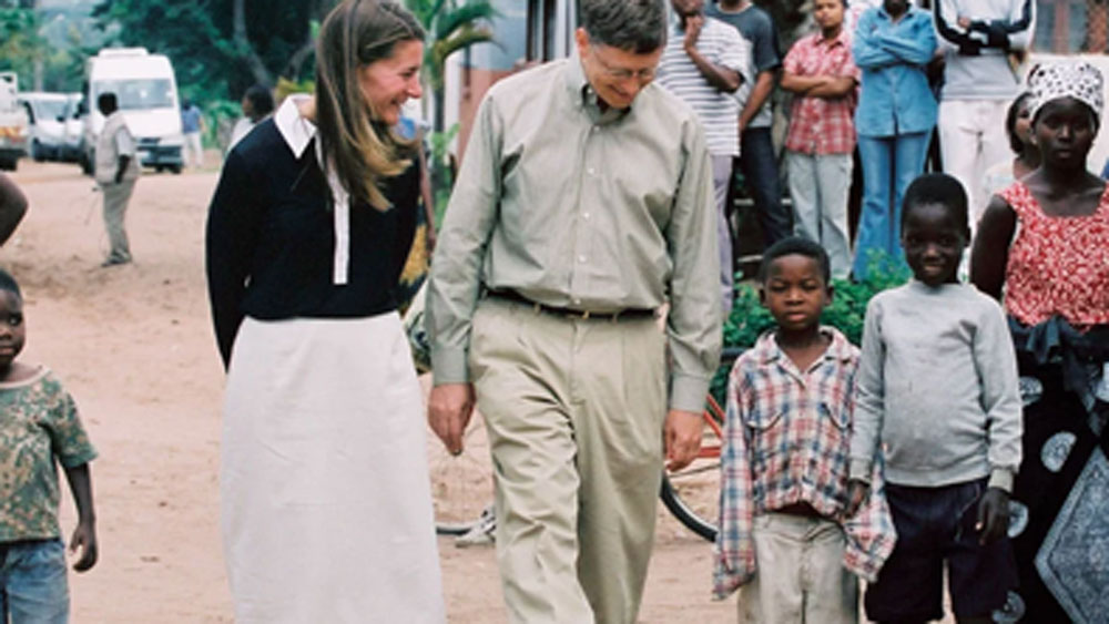 যৌথ ভাবে বিল এবং মেলিন্ডার মোট সম্পত্তির পরিমাণ ১৪ হাজার ৬০০ কোটি ডলার। বিচ্ছেদের পর এই বিশাল পরিমাণ সম্পত্তি দু’জনের মধ্যে ভাগ করা মোটেই সহজ হবে না বলেই মনে করছেন তাঁদের পরিচিতজনরা।