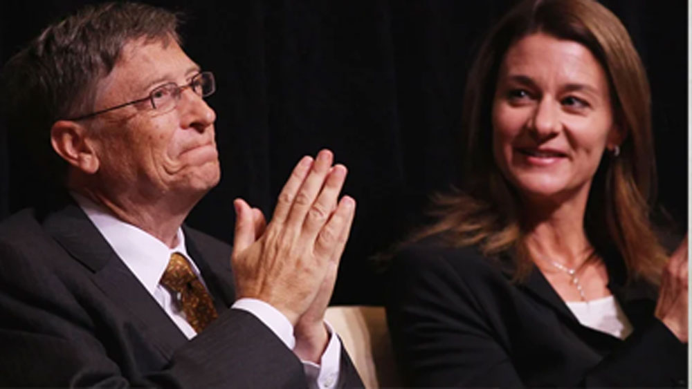 একসঙ্গে গেটস ফাউন্ডেশনেরও প্রতিষ্ঠা করেছেন দু’জন। সিয়াটলে ২০০০ সালে প্রতিষ্ঠিত সেই সংস্থা গত ২১ বছরে কোটি কোটি ডলার খরচ করেছে বিভিন্ন দেশকে স্বাস্থ্য ক্ষেত্রে উন্নত করতে।