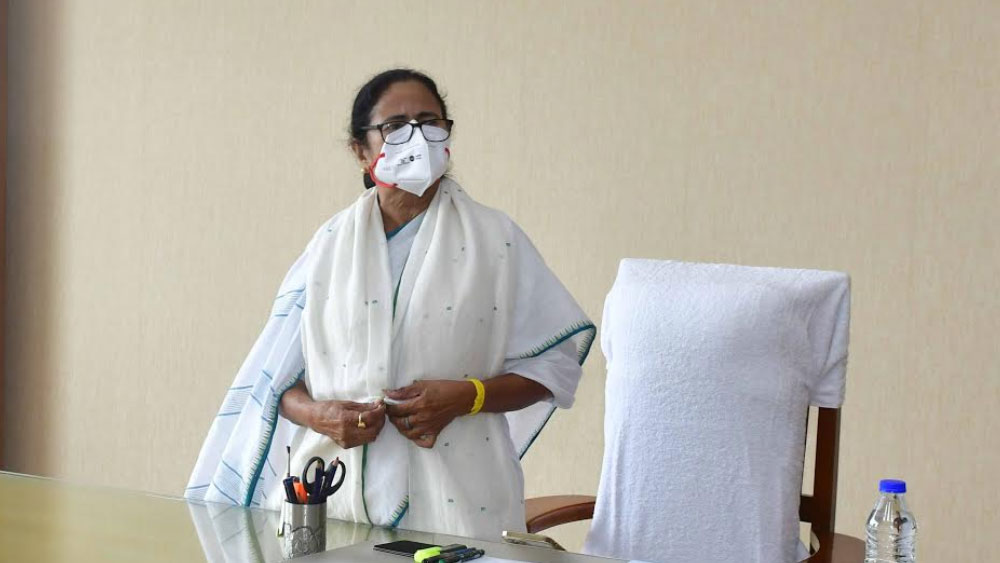 মুখ্যমন্ত্রীর আসনের সামনে।