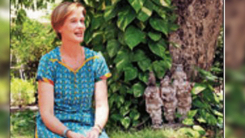 অতিমারি পরিস্থিতিতে তামিলনাড়ুর অর্থনৈতিক অবস্থা যে ভাবে শ্লথ হয়ে পড়েছে, সে দিক মাথায় রেখেই এমন একজনকে অর্থ দফতরের ভার দিয়েছেন স্ট্যালিন।