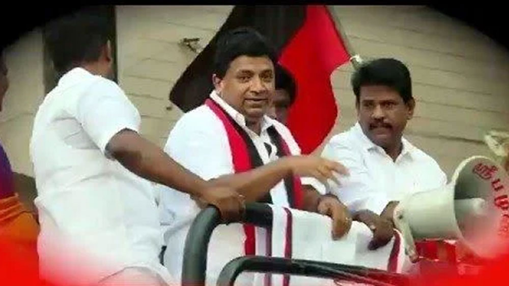 একাধিক ডিগ্রি রয়েছে তাঁর। তিনি একদিকে যেমন ত্রিচির ন্যাশনাল ইনস্টিটিউট অব টেকনোলজি থেকে কেমিক্যাল ইঞ্জিনিয়ারিং পাশ করেছেন, তেমনই আবার অপারেশন রিসার্চের উপর তাঁর স্নাতকোত্তর ডিগ্রিও রয়েছে।