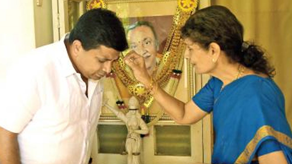 বহুমুখী প্রতিভাবান তিনি। তাঁকেই এ বার রাজ্যের অর্থনীতির ভার তুলে দিয়েছেন স্ট্যালিন। কে এই পলানিভেল?