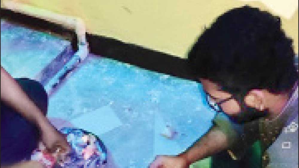 Coronavirus in West Bengal: relief works by youths for poor COVID-19 patients