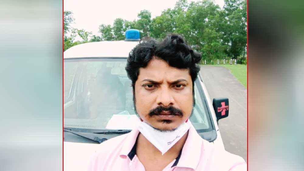 Coronavirus in Misnapore : Voluntary service for COVID-19 by patients by ambulance driver in Goaltor