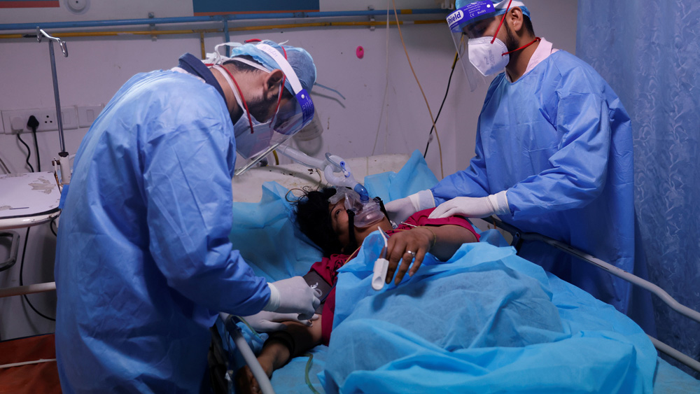 ‘হাসপাতালের ঘরটা ডুবে যাচ্ছে শোকে।’