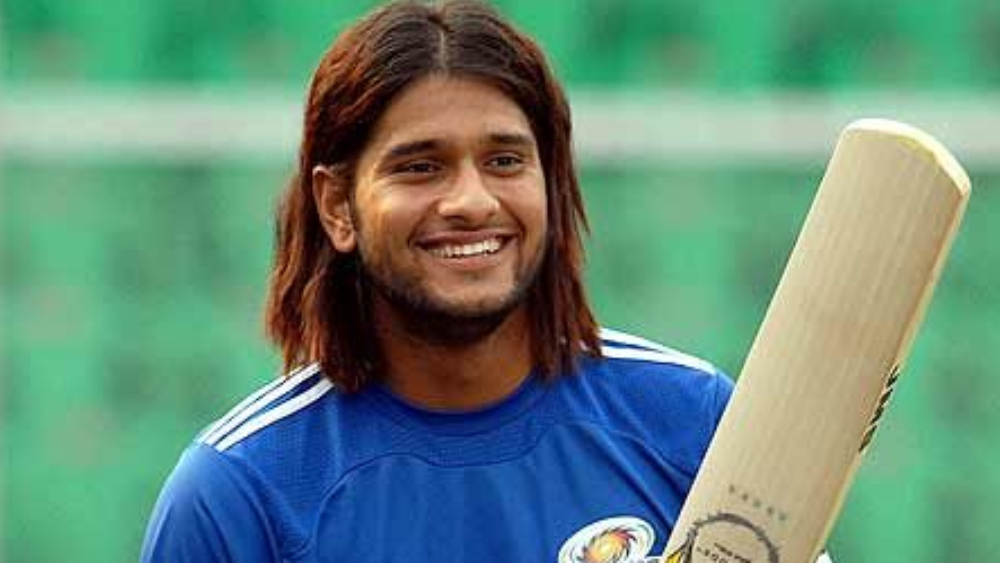 শুধু মনোজ নন, অবসর নিয়েছেন ঝাড়খণ্ডের সৌরভ তিওয়ারিও। প্রথমে বিহার এবং পরে ঝাড়খণ্ডের হয়ে খেলা এই ক্রিকেটার প্রথম শ্রেণির ক্রিকেটে ৮০৭৬ রান করেছেন।