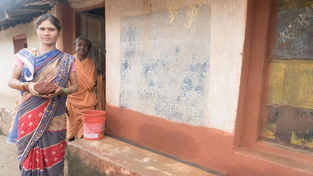 ওড়িশার খালিকোটে ব্লকের অন্তর্গত দানাপুর পঞ্চায়েতের করনজারা গ্রাম। সব মিলিয়ে গ্রামে ২৬১ পরিবারের বাস।