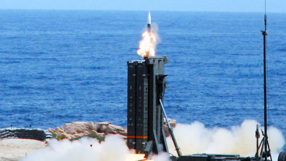 অ্যাস্টার ৩০ এসএএমপি/টি। ইউরোপীয় সংস্থা ইউরোস্যাম এটি তৈরি করে। ফ্রান্স, ইটালি এবং সিঙ্গাপুরের হাতে রয়েছে এই প্রতিরক্ষা ব্যবস্থা।