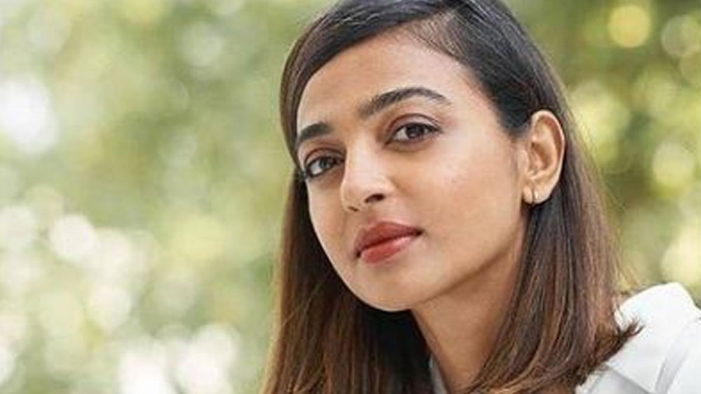 দক্ষিণী ইন্ডাস্ট্রির এক বড় মাপের পরিচালকের অফিস থেকে ফোনটি এসেছিল। অডিশনের জন্য রাধিকাকে একটি হোটেলে ডেকে পাঠানো হয়েছিল।